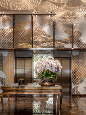 Rosewood Bangkok verre églomisé reception table.